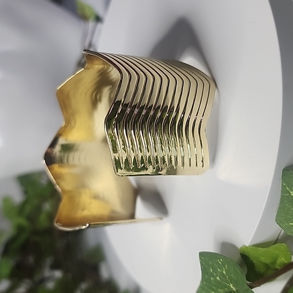 Gold Open Cuff Bracelet Zig Zag Abstract New - Picture 3 of 8